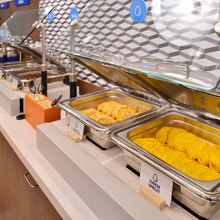 Holiday Inn Express & Suites - Brighton By Ihg Bagian luar foto