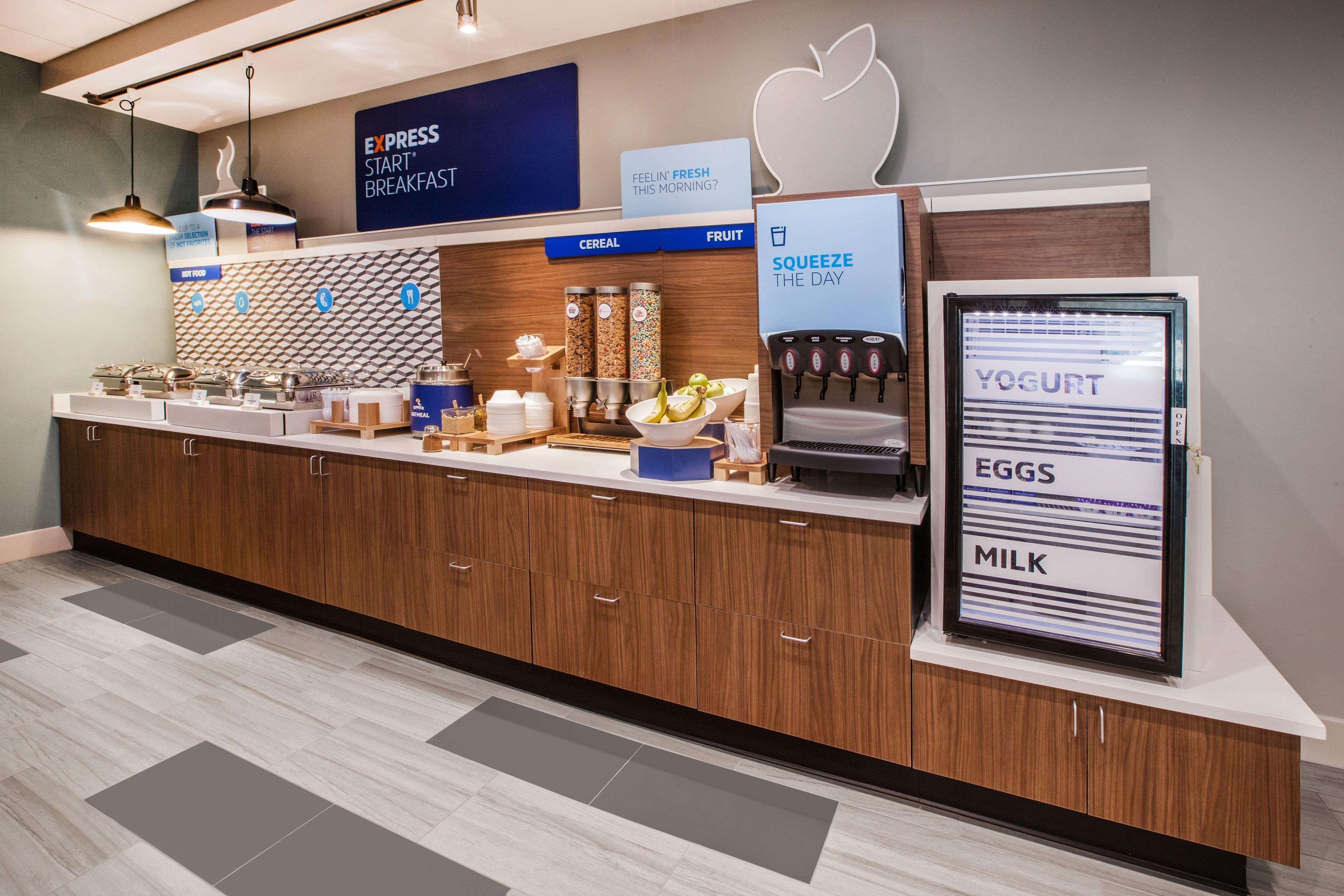 Holiday Inn Express & Suites - Brighton By Ihg Bagian luar foto