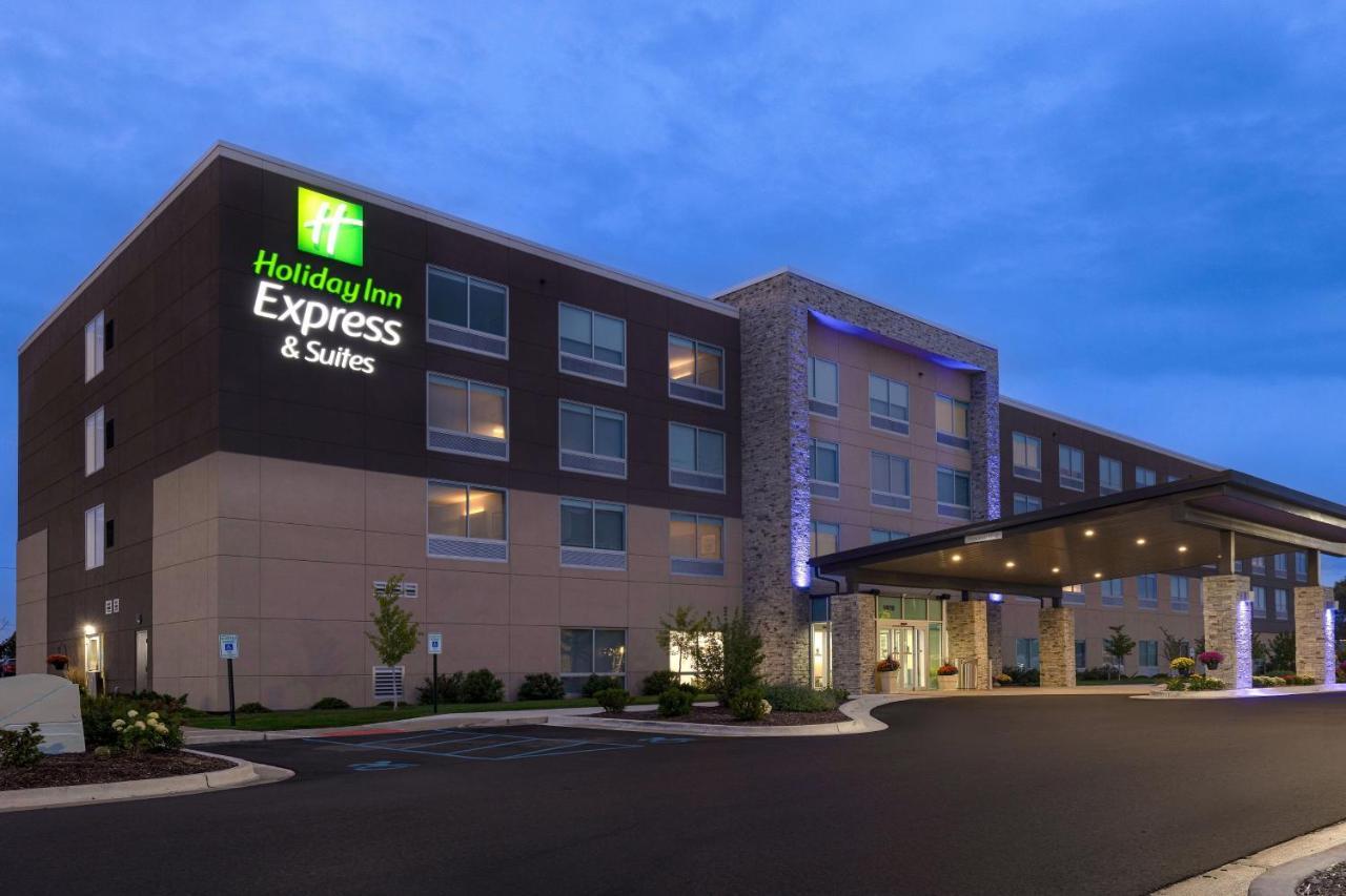 Holiday Inn Express & Suites - Brighton By Ihg Bagian luar foto
