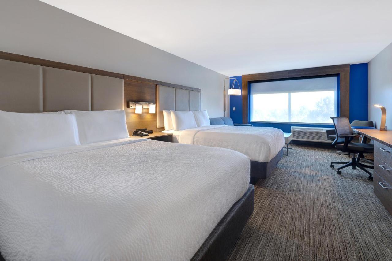 Holiday Inn Express & Suites - Brighton By Ihg Bagian luar foto