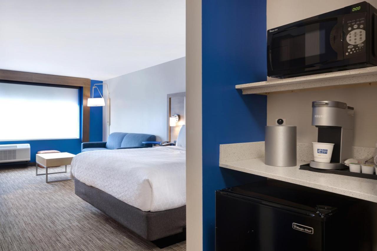 Holiday Inn Express & Suites - Brighton By Ihg Bagian luar foto