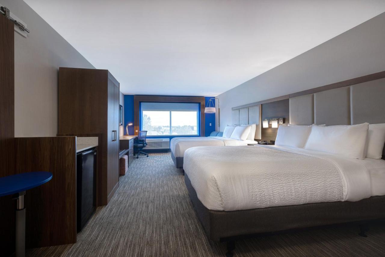 Holiday Inn Express & Suites - Brighton By Ihg Bagian luar foto
