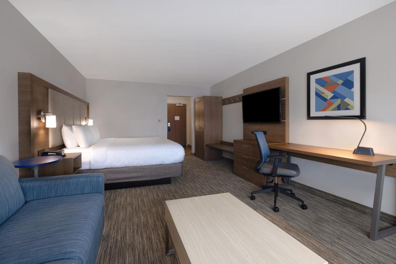Holiday Inn Express & Suites - Brighton By Ihg Bagian luar foto