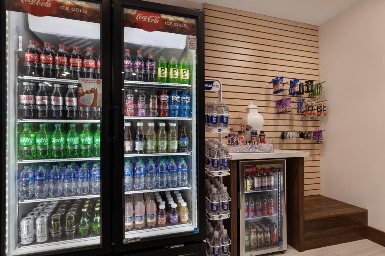 Holiday Inn Express & Suites - Brighton By Ihg Bagian luar foto