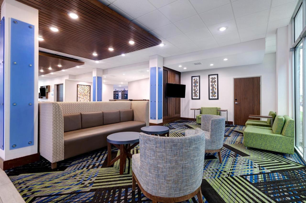 Holiday Inn Express & Suites - Brighton By Ihg Bagian luar foto