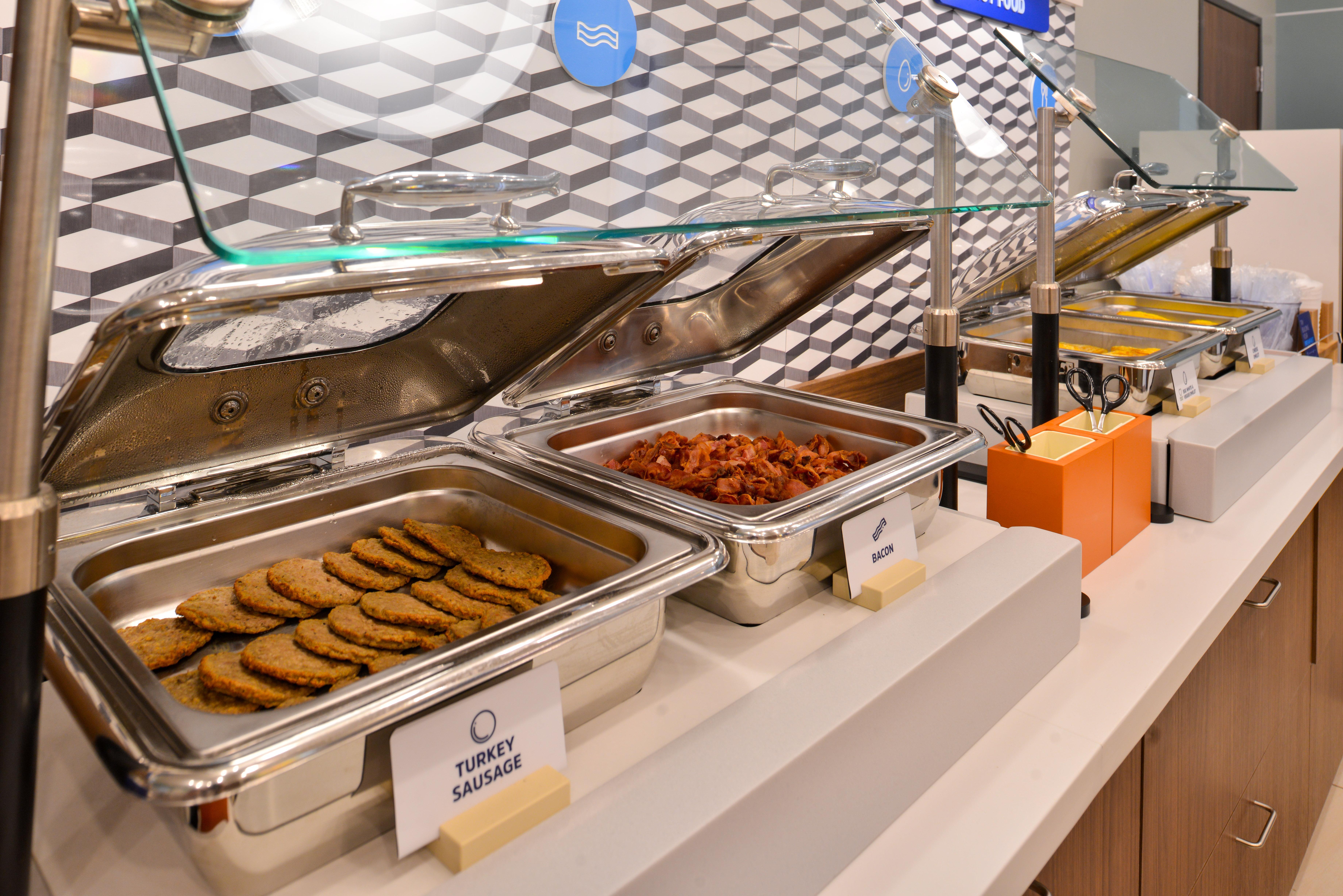 Holiday Inn Express & Suites - Brighton By Ihg Bagian luar foto