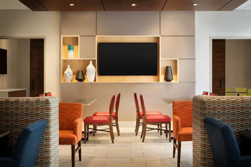 Holiday Inn Express & Suites - Brighton By Ihg Bagian luar foto